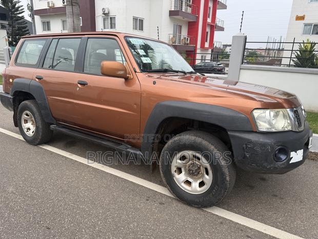 Nissan Patrol 3.0 GRX 2005 Brown