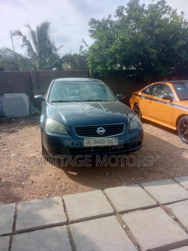 Nissan Altima 2005 Black