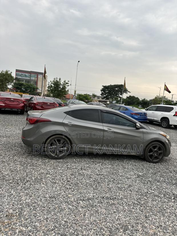 Hyundai Elantra SE 4dr Sedan (1.8L 4cyl 6M) 2014 Gray