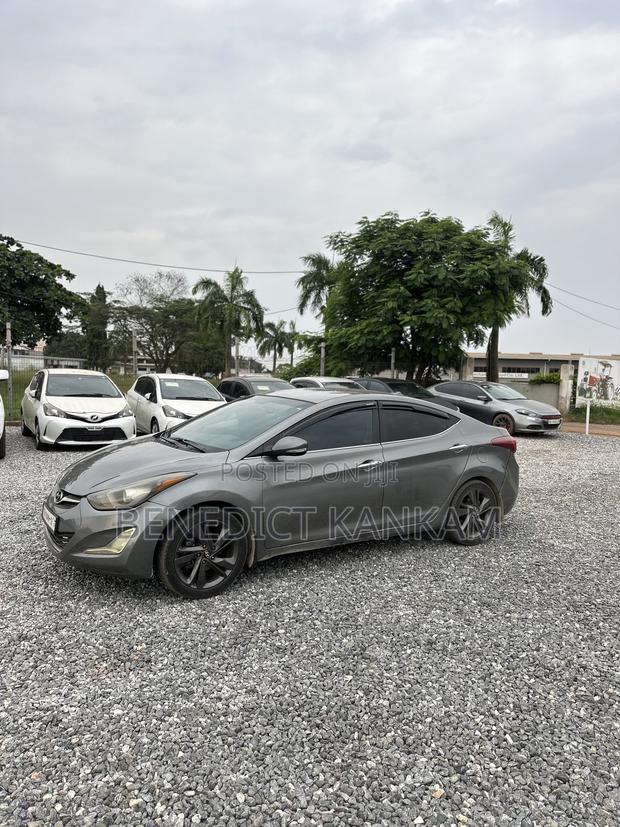Hyundai Elantra SE 4dr Sedan (1.8L 4cyl 6M) 2014 Gray
