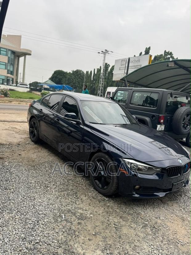 BMW 320i 2016 Blue