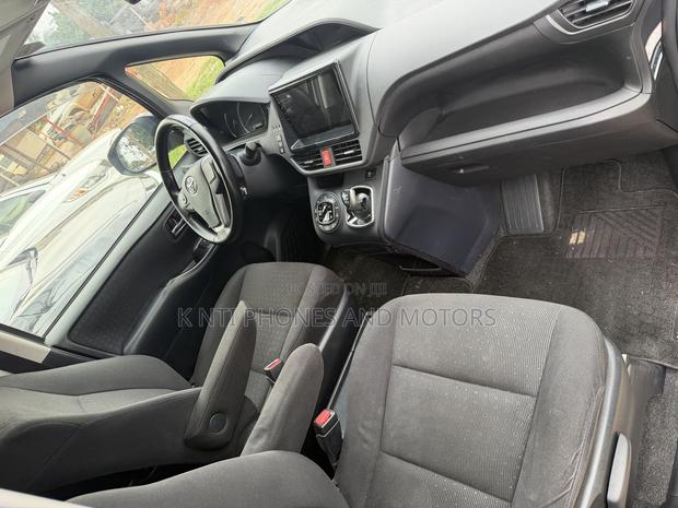Toyota Voxy Hybrid ZS 2WD 7-Seater 2016 Black