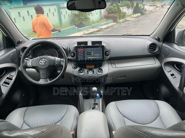 Toyota RAV4 2011 White