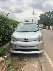 Toyota Voxy 2012 White for sale