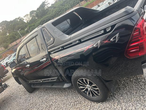 Toyota Hilux 2017 Black