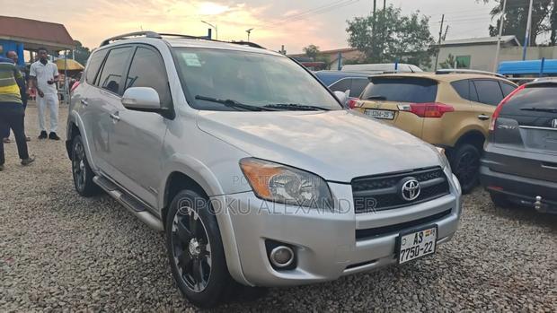 Toyota RAV4 2012 Silver