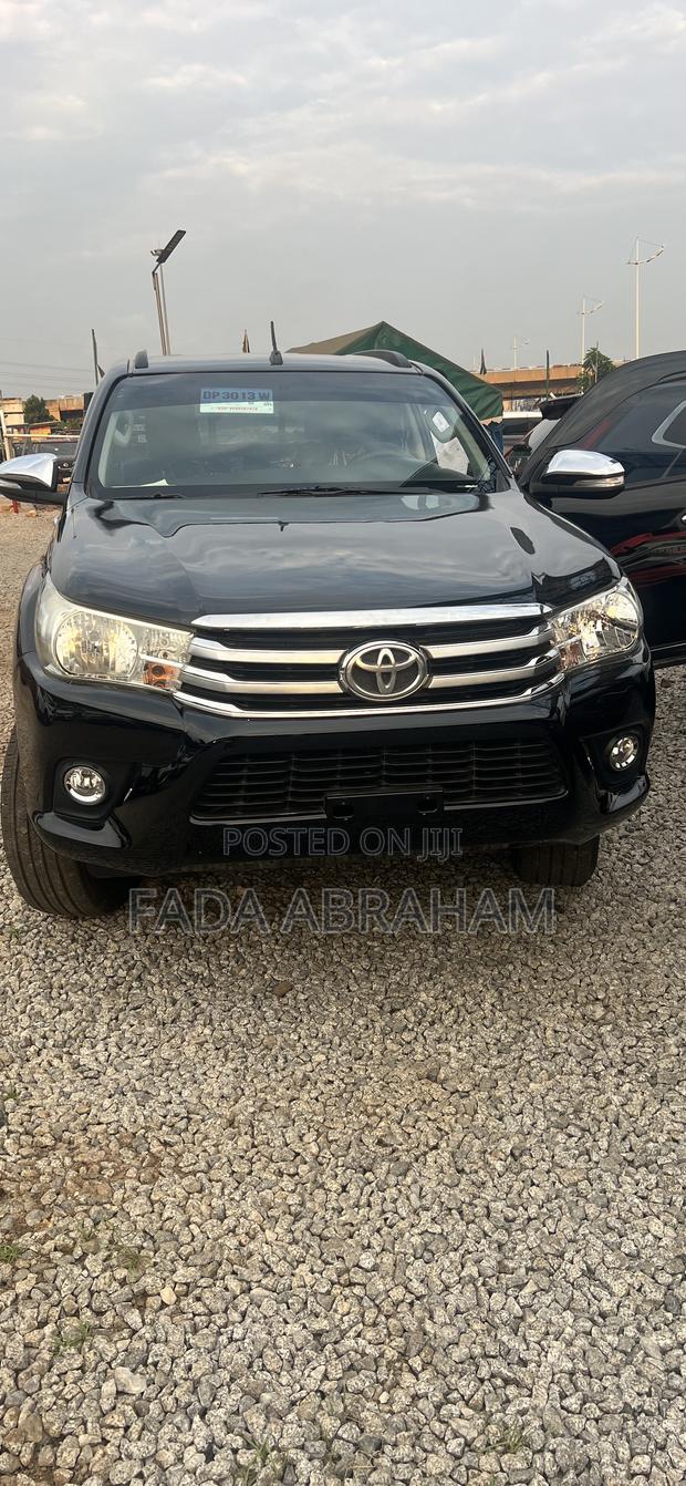 Toyota Hilux 2017 Black