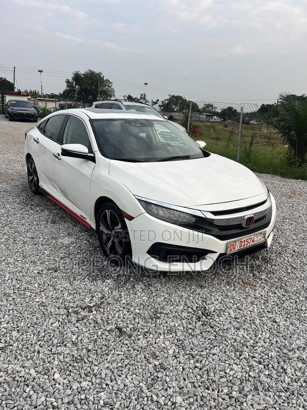 Honda Civic Sport Touring 4dr Hatchback (1.5L 4cyl) 2017 White