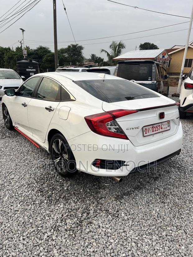 Honda Civic Sport Touring 4dr Hatchback (1.5L 4cyl) 2017 White