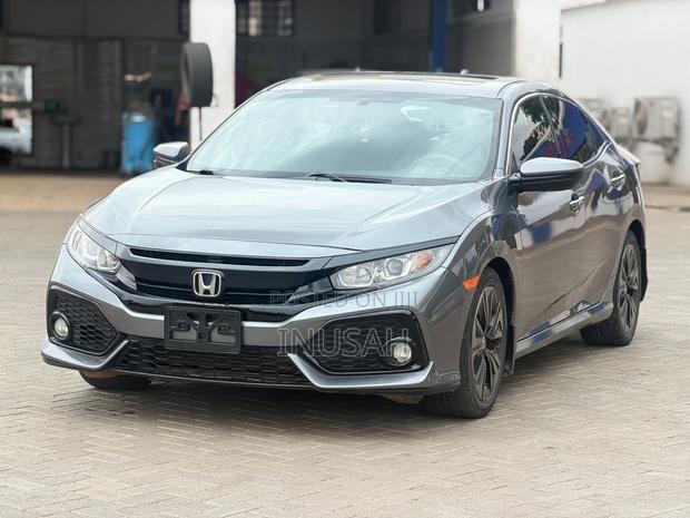 Honda Civic EX Hatchback 2018 Gray