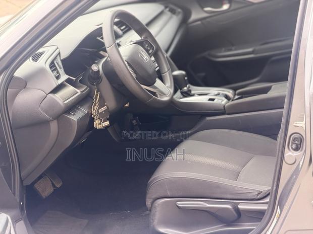 Honda Civic EX Hatchback 2018 Gray