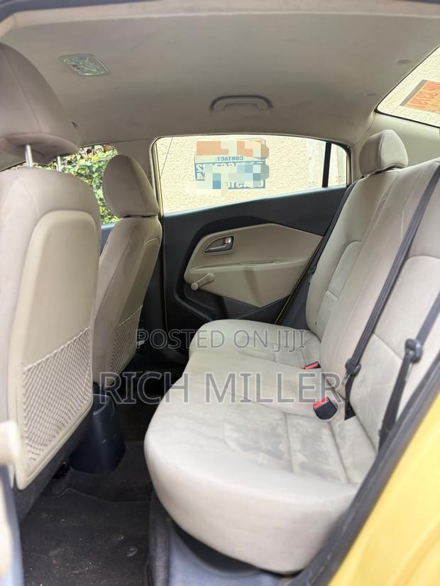 Kia Rio 2016 Yellow