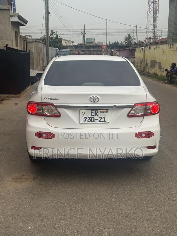 Toyota Corolla LE 4dr Sedan (1.8L 4cyl 4A) 2013 White