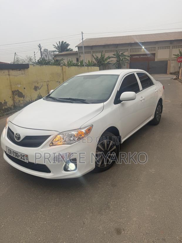 Toyota Corolla LE 4dr Sedan (1.8L 4cyl 4A) 2013 White