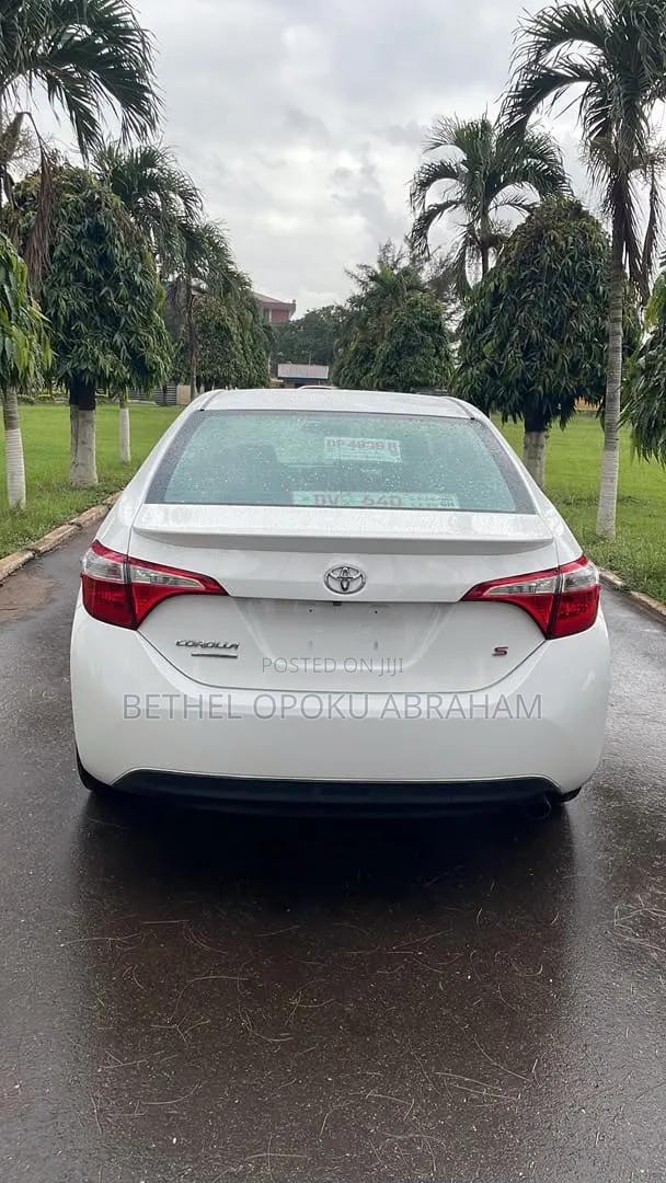 Toyota Corolla 2016 White