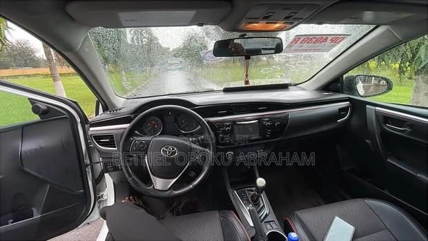 Toyota Corolla 2016 White