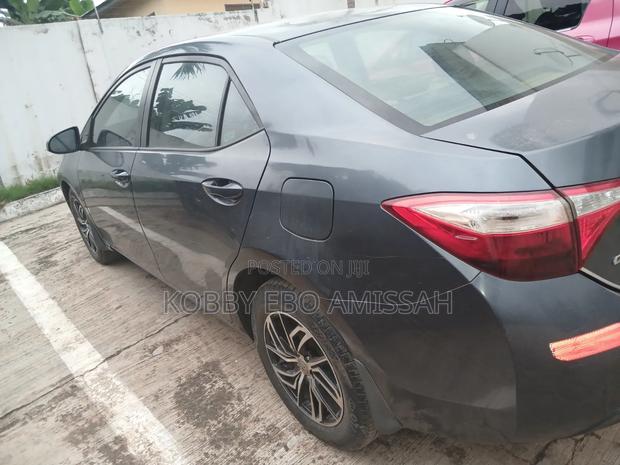 Toyota Corolla 2015 Gray