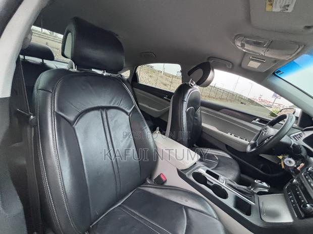 Hyundai Sonata Sport Sedan FWD (2.4L 4cyl 6A) 2017 White