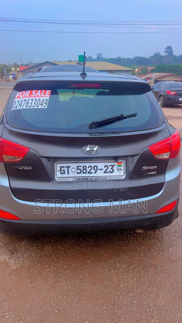 Hyundai Tucson Limited AWD 2011 Gray