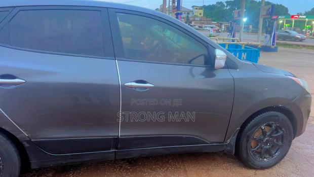 Hyundai Tucson Limited AWD 2011 Gray