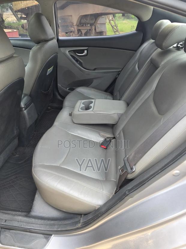 Hyundai Elantra Limited 4dr Sedan (1.8L 4cyl 6A) 2015 Gray