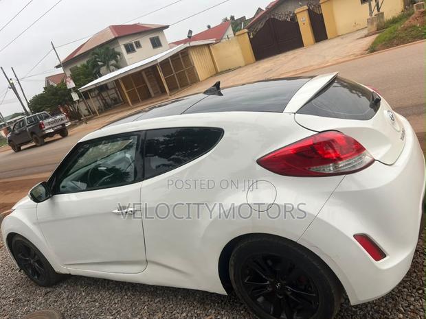 Hyundai Veloster Automatic 2012 White