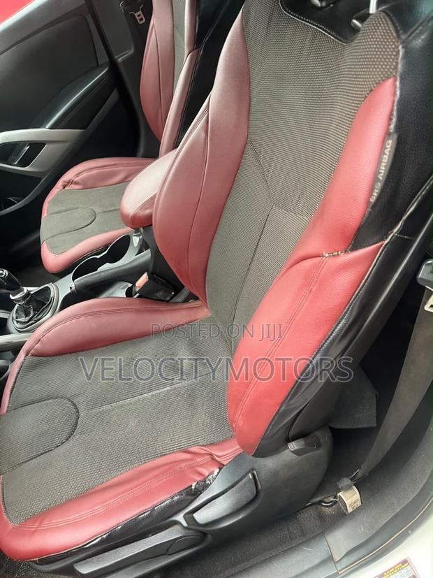 Hyundai Veloster Automatic 2012 White