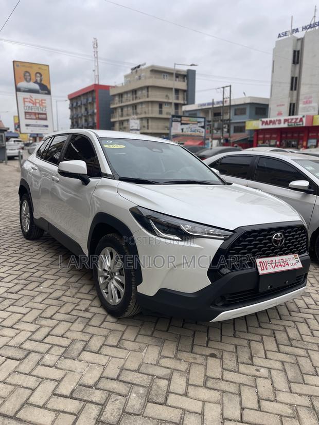 New Toyota Corolla Cross LE 2025 White