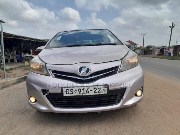 Toyota Vitz 1.3 FWD 5dr 2012 Silver