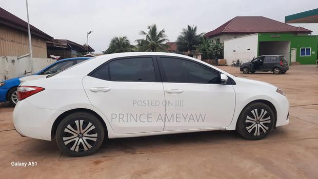 Toyota Corolla 2015 White