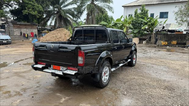 Nissan Hardbody 2016 Black
