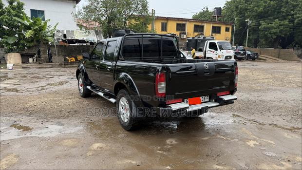 Nissan Hardbody 2016 Black