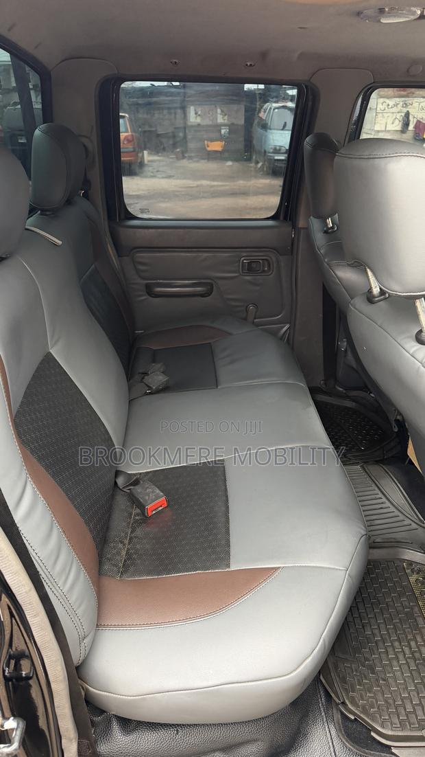 Nissan Hardbody 2016 Black