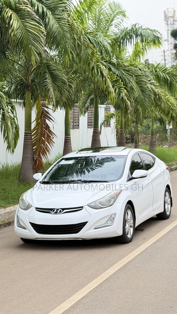 Hyundai Elantra Limited Sedan FWD (1.8L 4cyl 6A) 2016 White