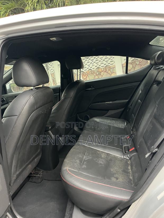 Hyundai Elantra 2017 Silver