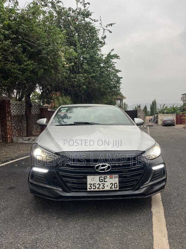 Hyundai Elantra 2017 Silver
