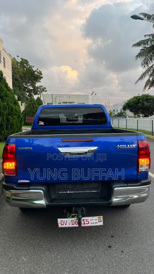 Toyota Hilux SR5 4x4 2018 Blue