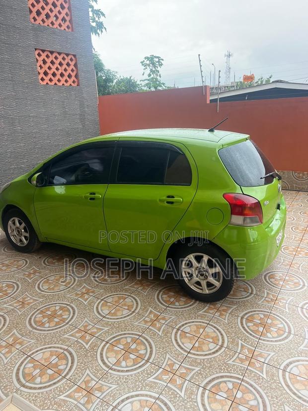 Toyota Vitz 1.3 AWD 3dr 2010 Green
