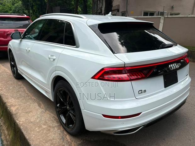 Audi Q8 2022 White