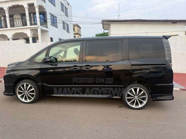 Toyota Voxy 2015 Black