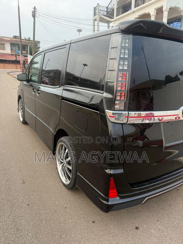 Toyota Voxy 2015 Black