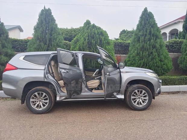 Mitsubishi Montero Sport 2017 Gray