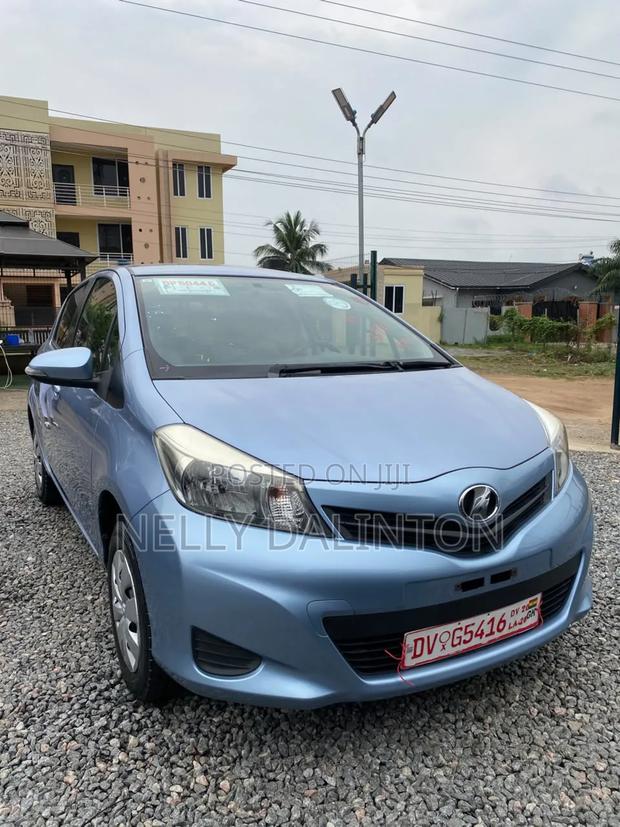 Toyota Vitz 1.3 FWD 5dr 2014 Blue