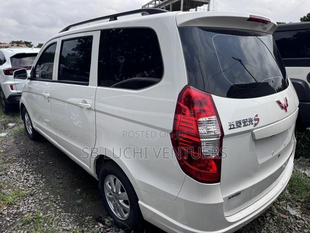 Wuling Hongguang S 2020 White