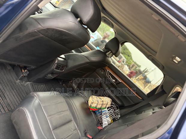 Honda CR-V Touring AWD 2019 Blue