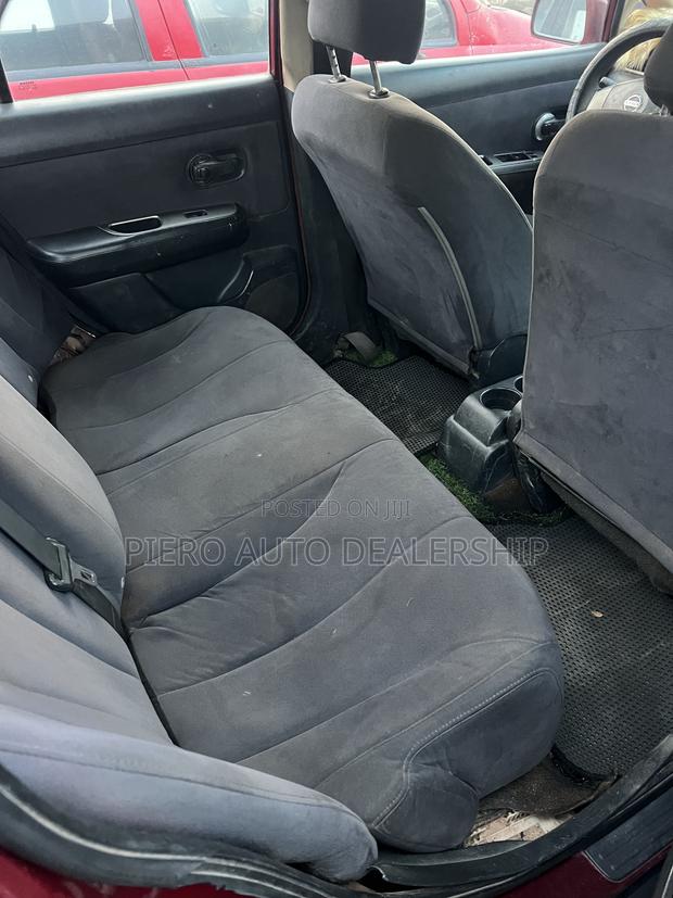 Nissan Versa 2007 Beige