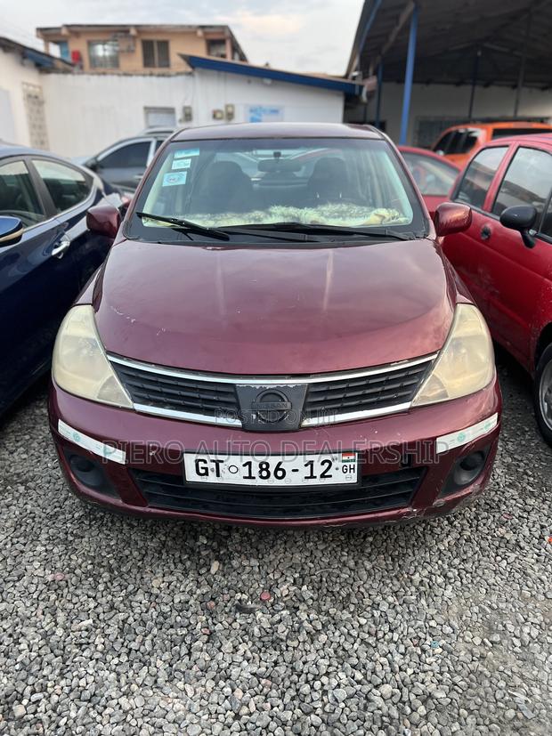 Nissan Versa 2007 Beige
