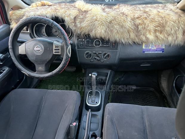 Nissan Versa 2007 Beige