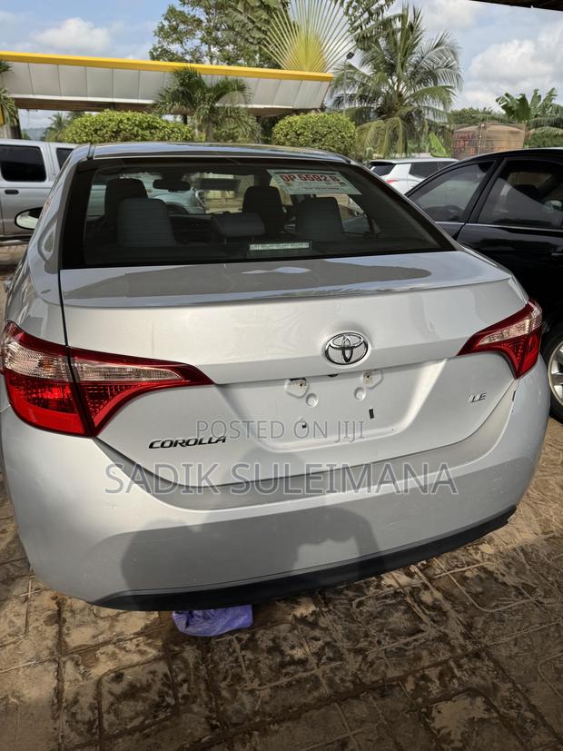 Toyota Corolla LE 4dr Sedan (1.8L 4cyl CVT) 2017 Silver