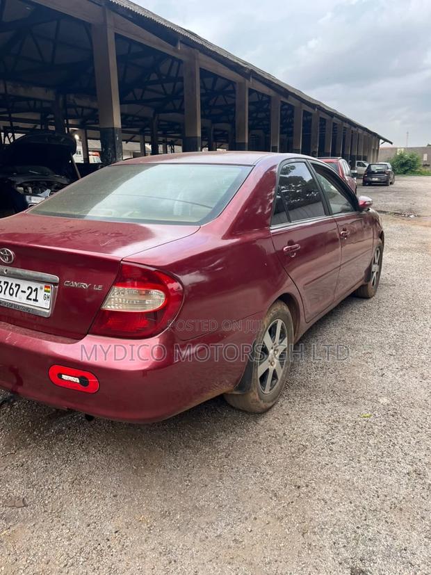 Toyota Camry LE 4dr Sedan (2.4L 4cyl 5M) 2004 Red